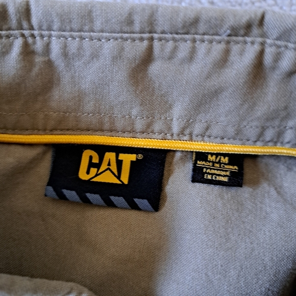 CAT Caterpillar Men's Shirt Short Sleeved Tan Brown Size Medium Cotton Casual - Picture 6 of 12